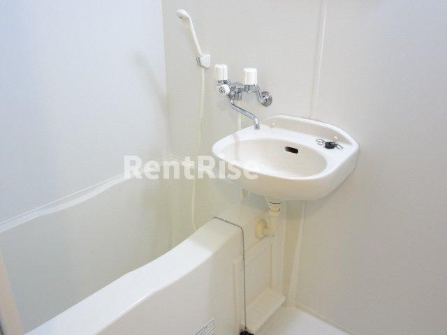 レオパレスＨＡＹＡＳＨＩ２の設備|雨の日にも便利な浴室乾燥機付き！