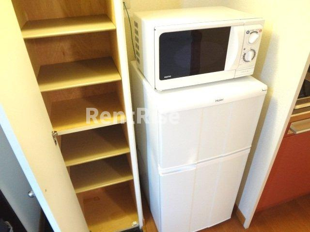 レオパレス三綱の内装|電子レンジ、冷蔵庫