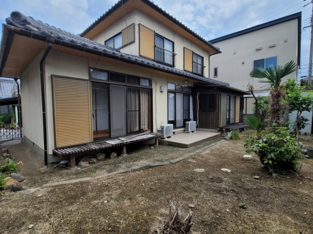 彦根市大藪町の一戸建ての外観|南側から見た外観です。