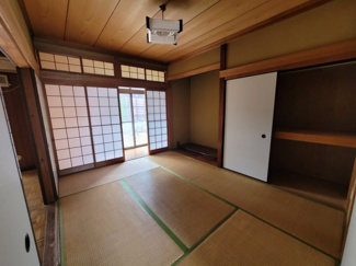 【和室】 | 1階東側の6帖の和室です。床の間もあります。