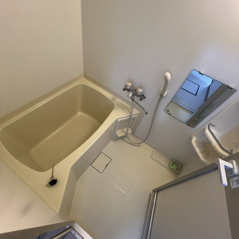 ホワイトステージの浴室