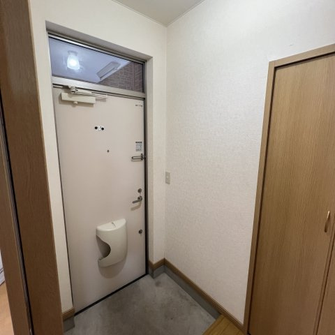 ホワイトステージの玄関