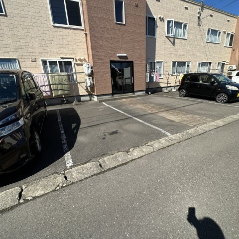 ホワイトステージの駐車場