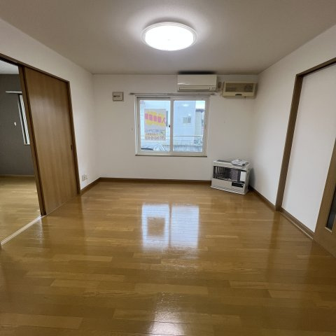 ホワイトステージの居間・リビング