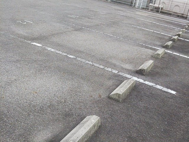 レオパレスシェソア　今伊勢の駐車場