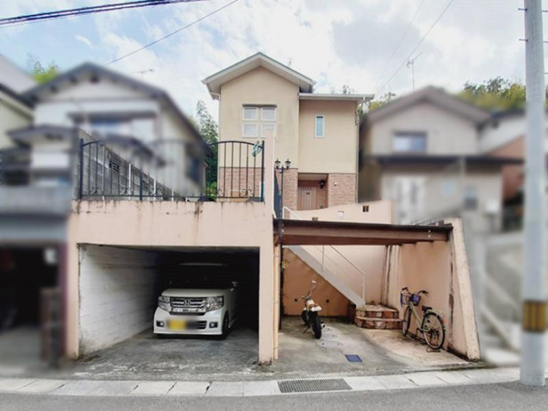 高知市神田の外観|北側　堀車庫の上はフリースペース