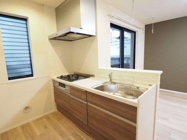 【キッチン】 | AJOUREE YOGA | お部屋に目が届きやすいカウンターキッチン仕様。