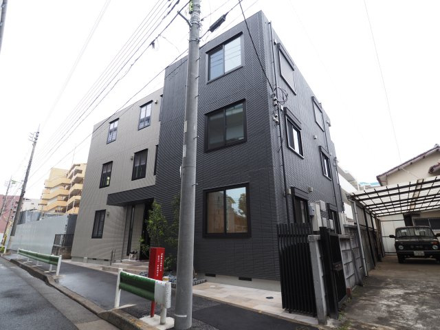 【外観】 | AJOUREE YOGA | 耐震耐火で安心構造のヘーベルメゾン！