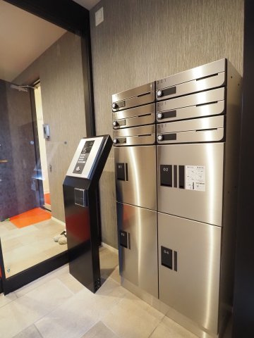 【設備】 | AJOUREE YOGA | 不在時にも便利な宅配ボックス完備