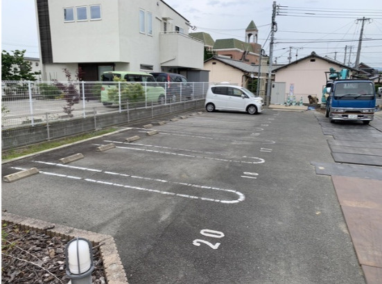 アベニュー209の駐車場