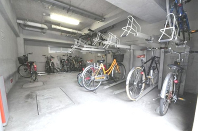 【駐車場】 | アイル池袋・North　13069 | 屋根付き駐輪場で雨の日も安心(^^)/