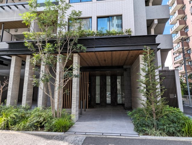 プラウド中目黒のエントランス|エントランス前