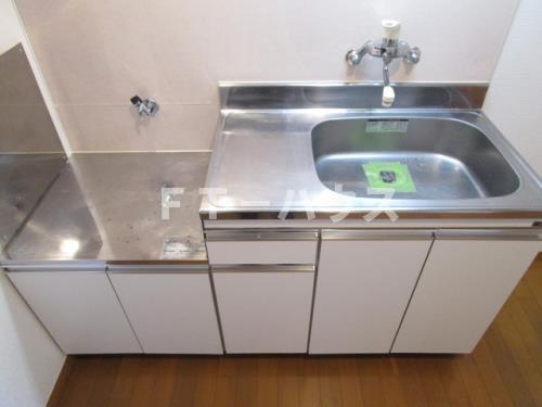 ルミエール大久保のキッチン