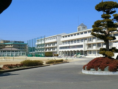 松戸市立小金北中学校まで1800ｍ