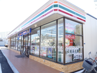 セブンイレブン大和深見西6丁目店まで300m
