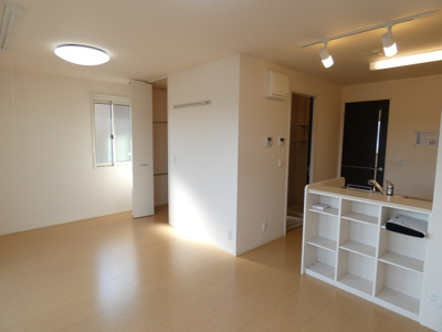 【居間・リビング】 | セジュール鵬舟オッツⅢ | ゆったり過ごせる居間です