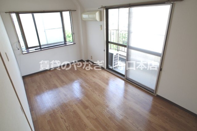 【居間・リビング】 | ロイヤル桑原