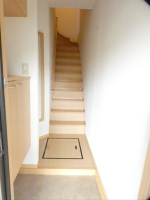 【玄関】 | セジュールJIN Ⅱ棟 | 明るい玄関です