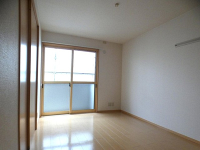 【居間・リビング】 | セジュールJIN Ⅱ棟 | 使いやすい居間です