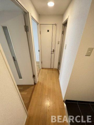 【内装】 | アマデウス西洞院 | 明るい色調の室内です