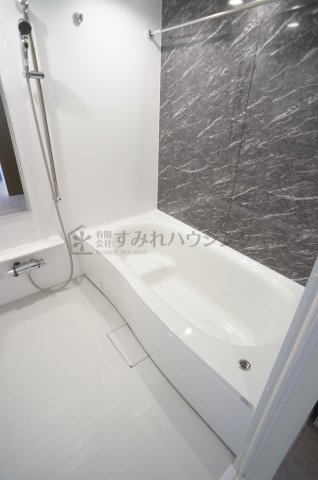 レイアフォレストⅢの浴室