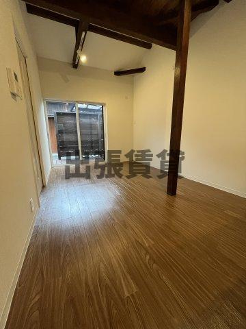 仲介手数料0円！グランスイート黒川テラスの居間・リビング