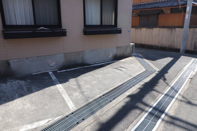 レオコートの駐車場
