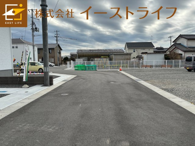 小名浜丹波沼第1　全13棟の前面道路含む現地写真|南側6.0ｍの私道（2024.1.31撮影）