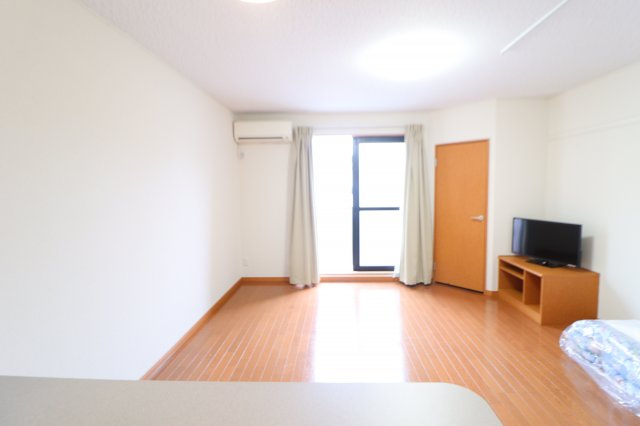 レオパレスリビエルブランシェⅡの居間・リビング