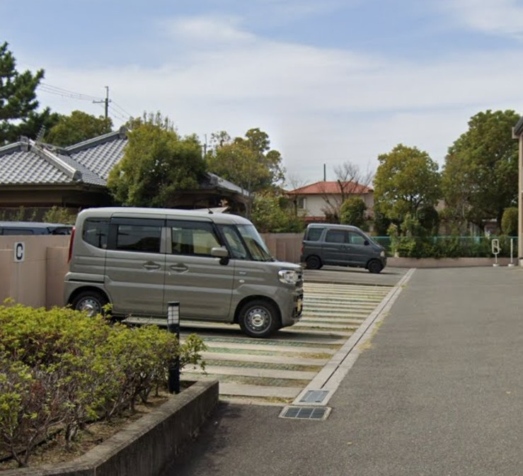 レオパレスリビエルブランシェⅡの駐車場