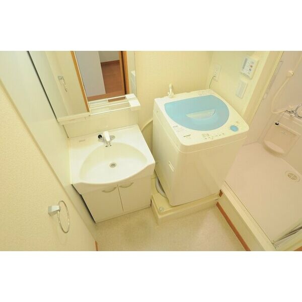 レオパレスリビエルブランシェⅡの洗面所