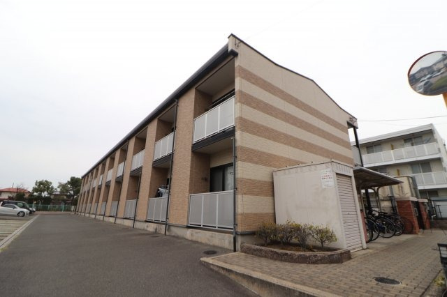 レオパレスリビエルブランシェⅡのエントランス