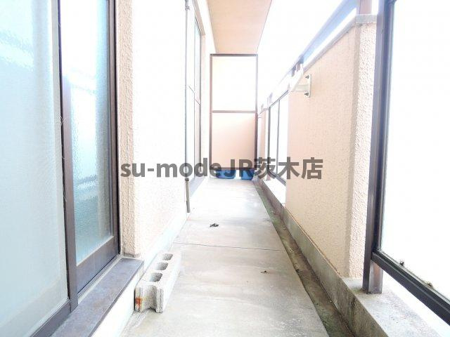 735柳ビルのバルコニー