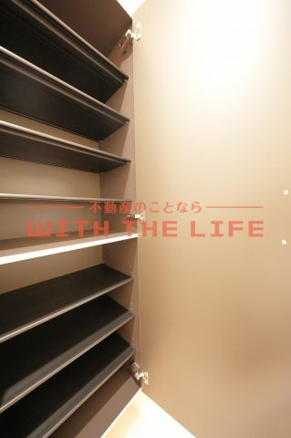 コロンⅡ【10,000円キャッシュバック対象物件】の収納|専用の収納スペースです