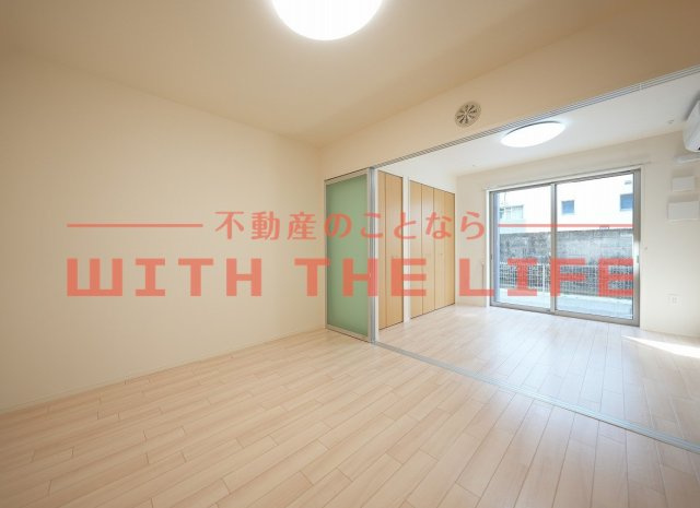 コロンⅡ【10,000円キャッシュバック対象物件】の居間・リビング|おしゃれな居間です