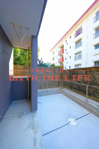 コロンⅡ【10,000円キャッシュバック対象物件】のバルコニー|バルコニー付きです