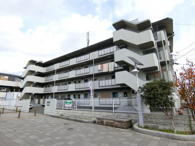 鮎川ハイツの外観