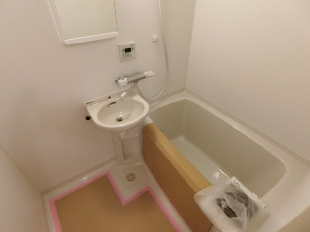 鮎川ハイツの浴室