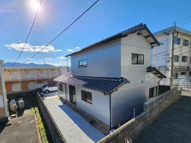 ーRESET HOUSE－リセットハウス－葛原4丁目　　　【小倉南区　中古戸建て】の外観|小学校すぐそば♪【小倉南区　中古戸建　リノベーション】
