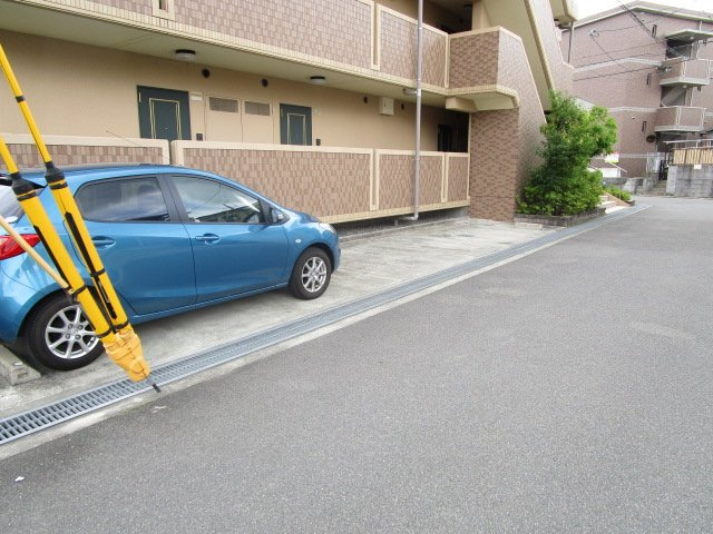ボルベールの駐車場