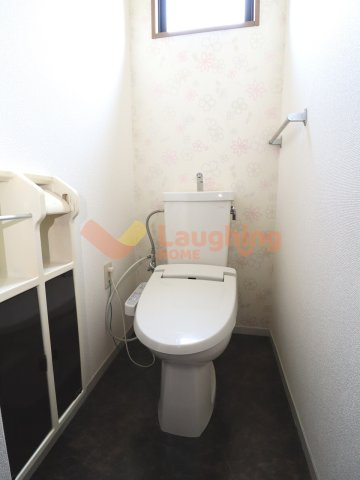 セジュールクレストB棟のトイレ|落ち着いた色調のトイレです