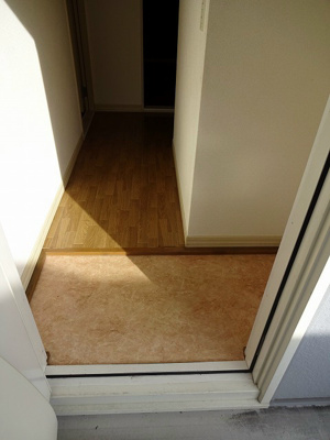 【玄関】 | ルミエールエビナ