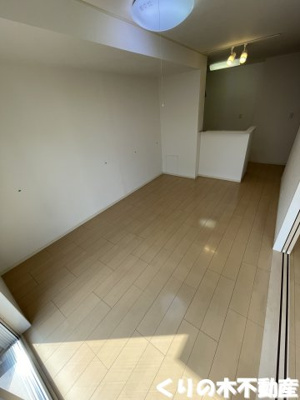 【居間・リビング】 | メゾン ド ブラン | こちらのリビングで趣味の時間をお楽しみください