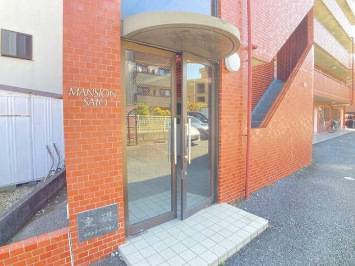 ＭＡＮＳＩＯＮ　ＳＡＴＯ　猫実のエントランス