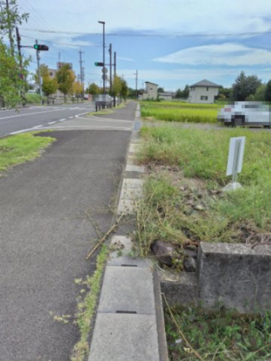 ６１７８８　各務原市上戸町土地の前面道路含む現地写真