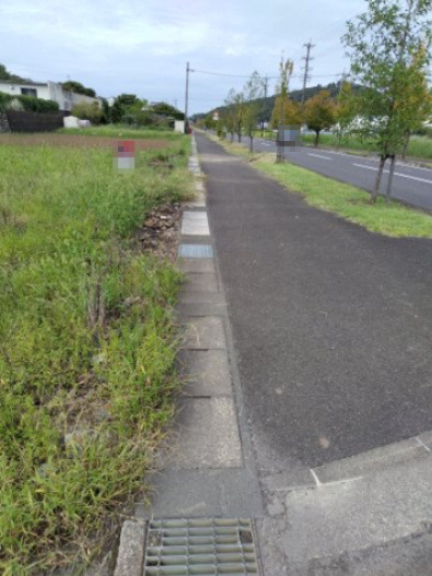 ６１７８８　各務原市上戸町土地の前面道路含む現地写真