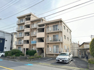 【外観】 | 小田急線「柿生」駅まで徒歩10分！鉄筋コンクリートの5階建てマンションです♪通勤通学はもちろん、お買い物やお出かけにもGood☆