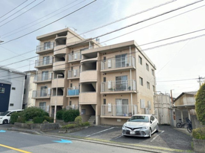 【外観】 | リバーハイツ麻生 | 小田急線「柿生」駅まで徒歩10分！鉄筋コンクリートの5階建てマンションです♪通勤通学はもちろん、お買い物やお出かけにもGood☆