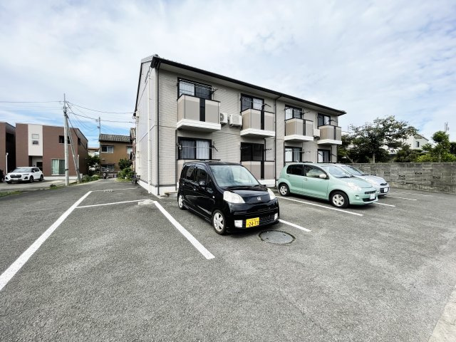 セリバテールの駐車場