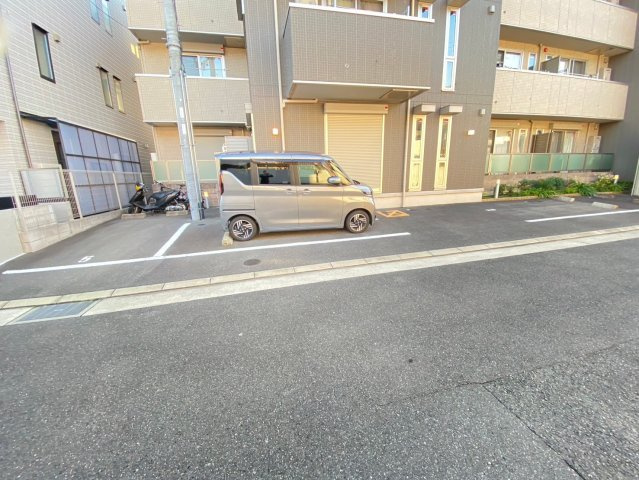 モンシェモワの駐車場